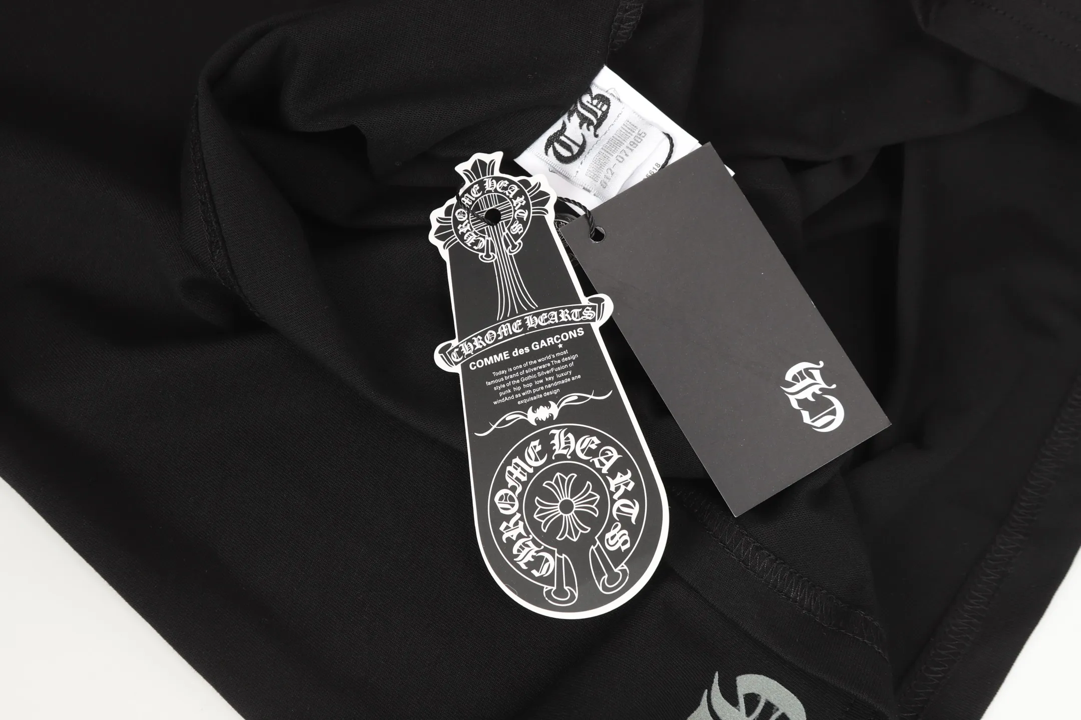 P160 -Chrome Hearts/Chrome Hearts Colorful Cross ✝️Sanskrit letters explosive long-sleeved T-shirt -High weight, high density and high quality. The wool is soft, delicate and skin-friendly. It feels soft and silky. It has excellent warmth and skin-friendly properties.